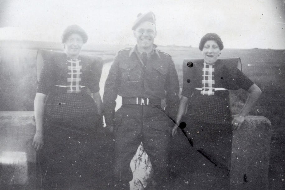 Bunshcoten, Holland (1945)
Love at First Sight